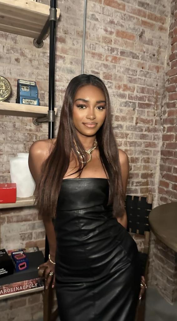 604287470: Chica busca chico en Cádiz