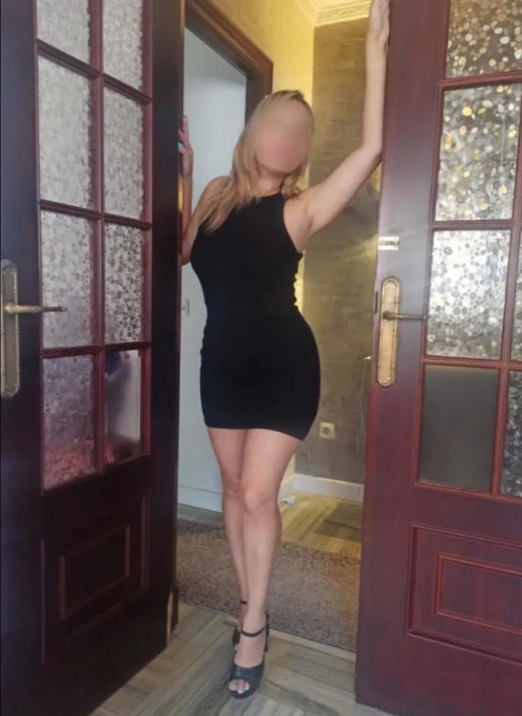 614531131: Chica busca chico en Sevilla