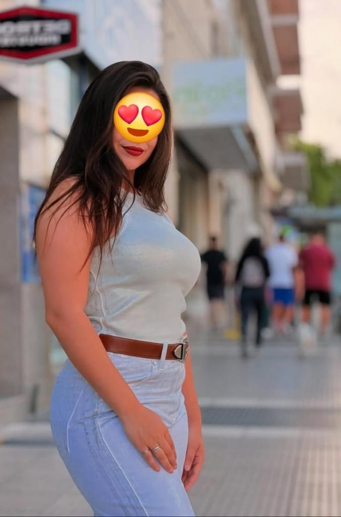 614438827: Chica busca chico en Gerona