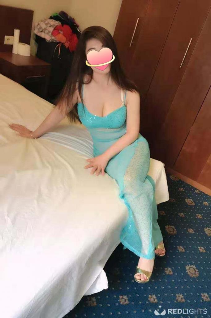 722829199: Chica busca chico en Gerona