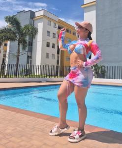 671466741: Chica busca chico en Alicante