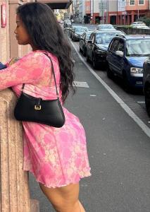 643906968: Transexual en Pontevedra