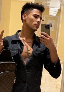 653682266: Chico busca chica en Málaga