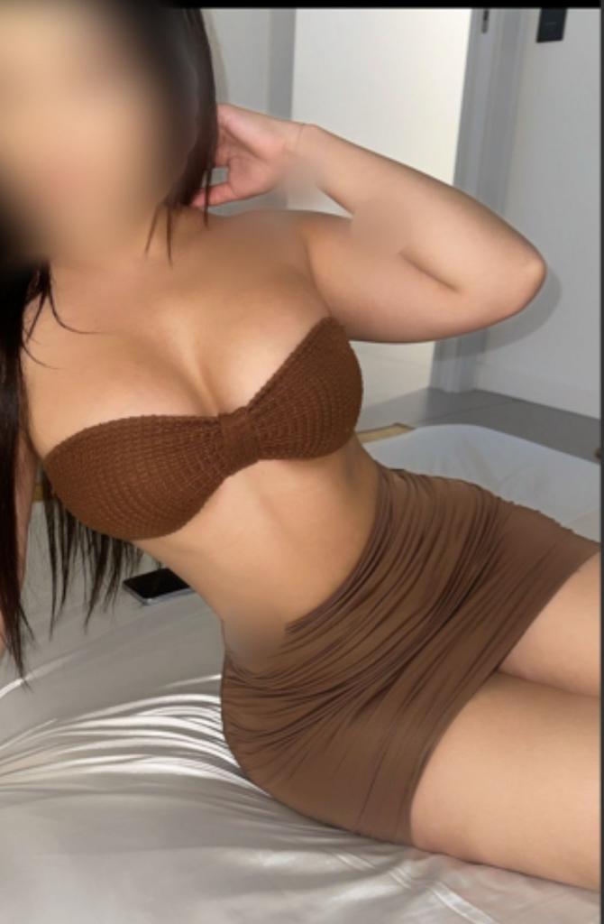 664213060: Chica busca chico en Málaga