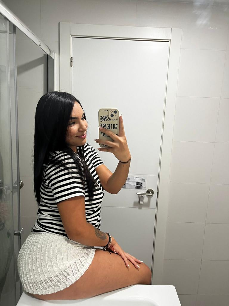 649333907: Chica busca chico en Sevilla