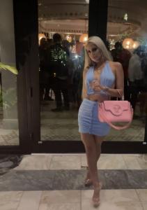 695499533: Chica busca chico en Madrid