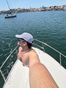 614119408: Chico busca chica en Sevilla