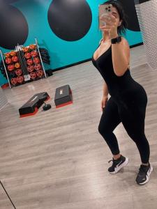 613816729: Chica busca chico en La Coruña