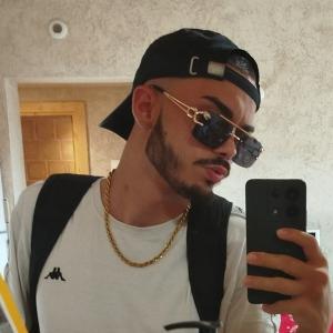 Chico busca chica en Ibiza: 