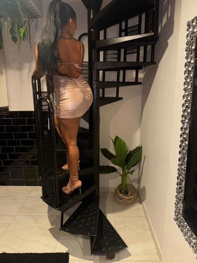 634999415: Chica busca chico en Valencia