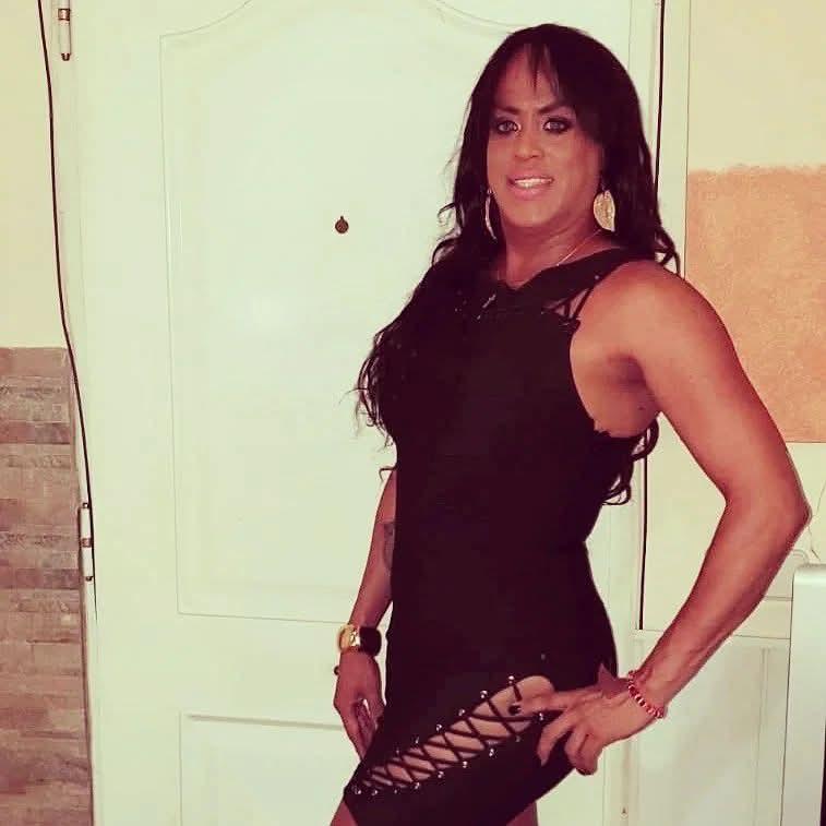 614169588: Transexual en La Coruña