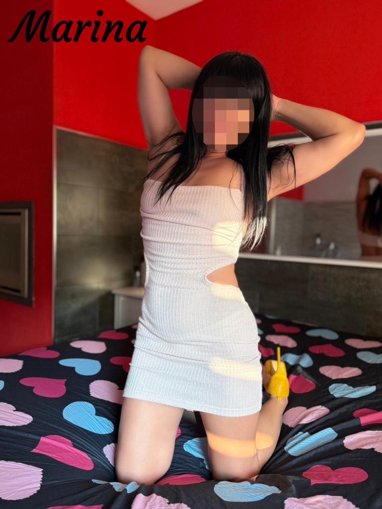 938494895: Chica busca chico en Barcelona