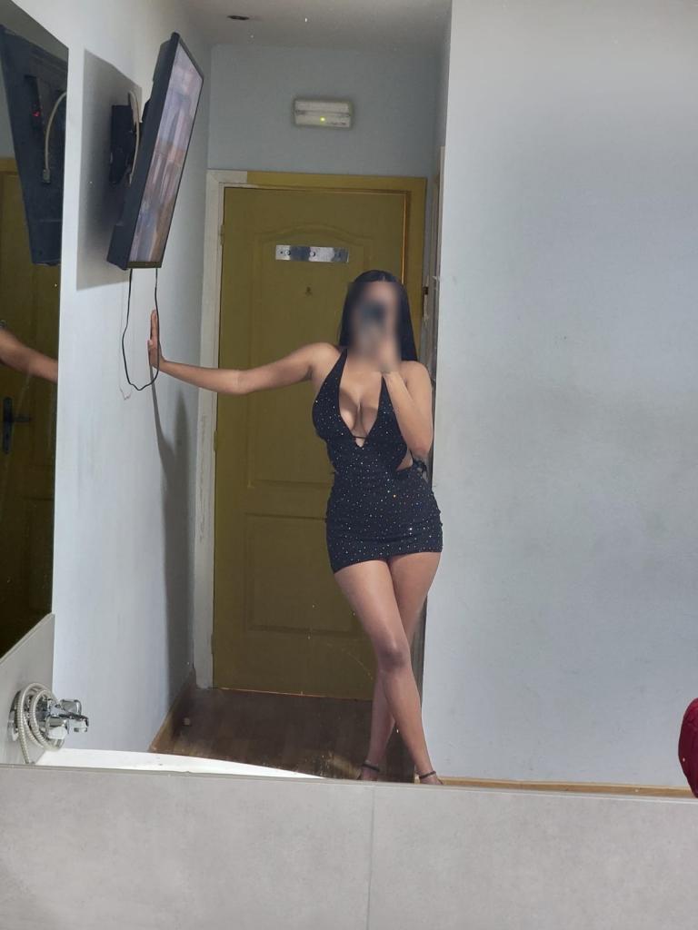 672812398: Chica busca chico en Lérida