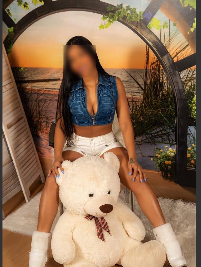 643036956: Chica busca chico en León