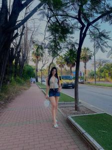 633348484: Chica busca chico en Gerona