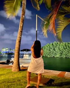 613209070: Chica busca chico en Barcelona