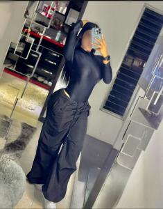 643981571: Chica busca chico en Cantabria