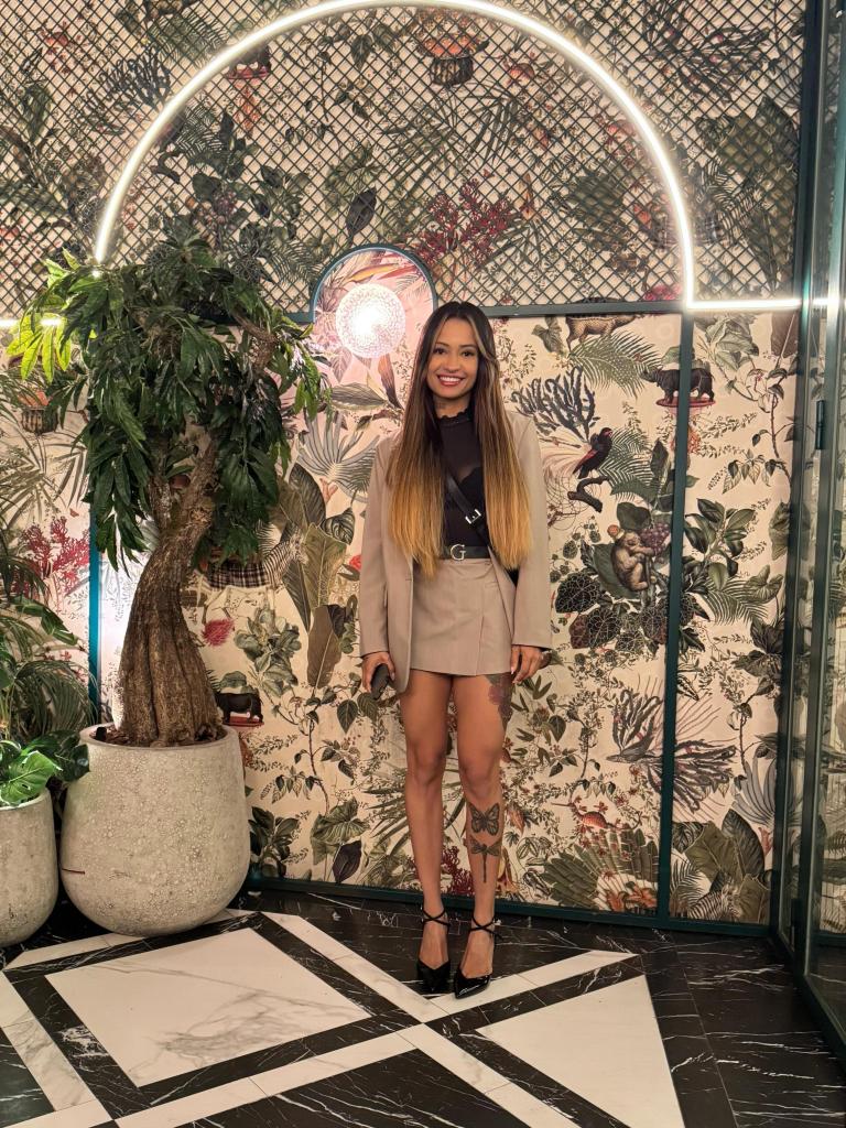 631970771: Chica busca chico en La Coruña