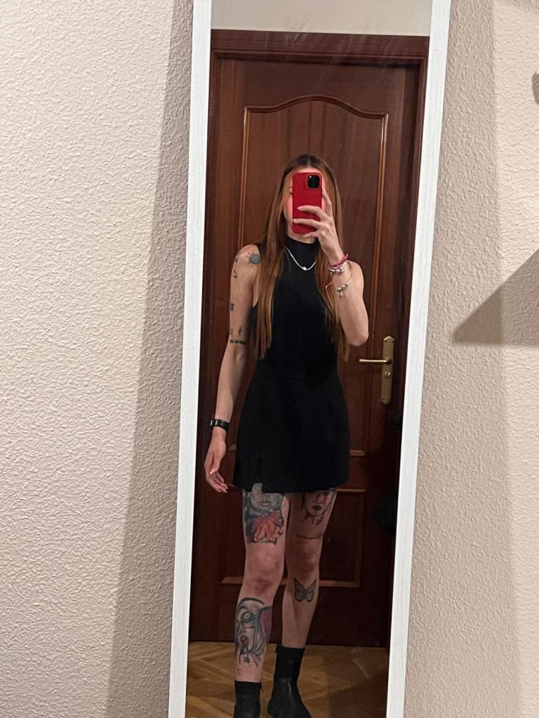 647341170: Chica busca chico en Málaga