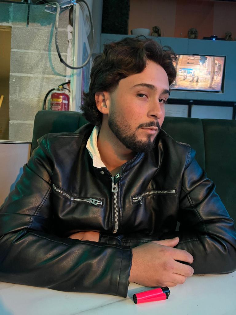 654978659: Chico busca chica en Barcelona