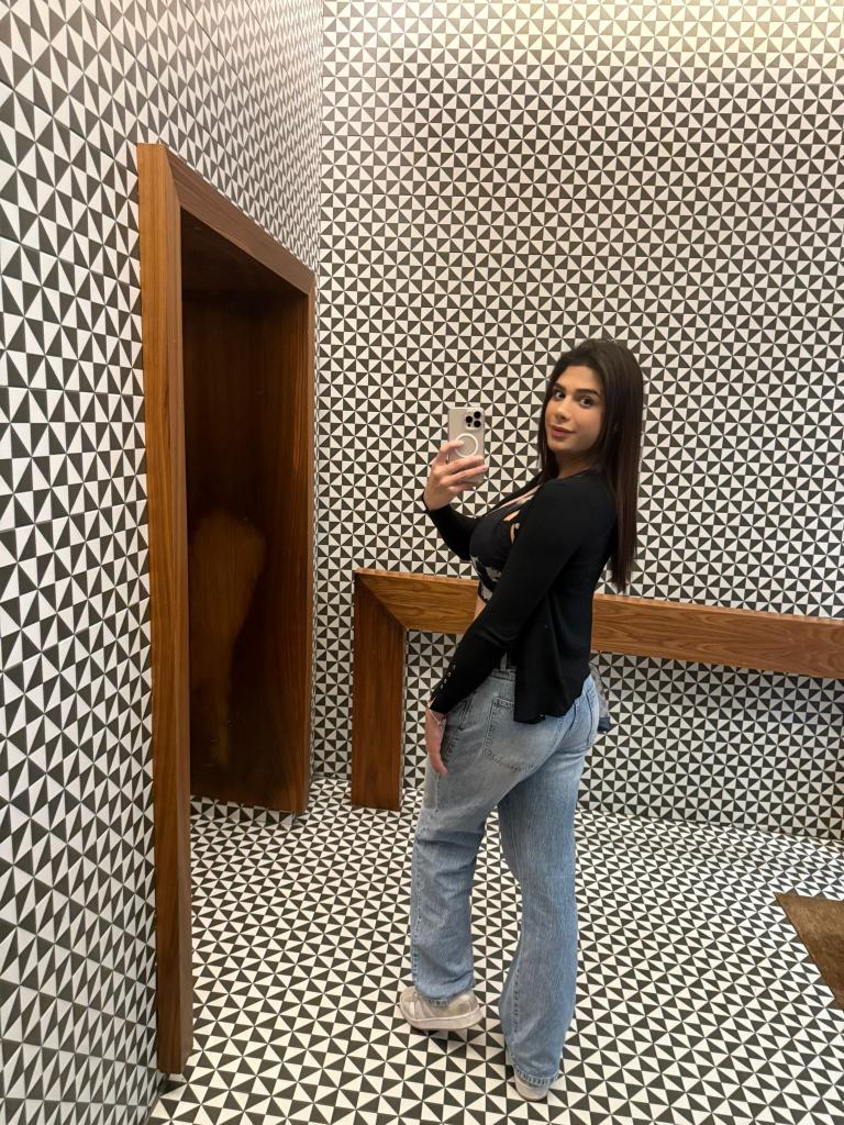 647088297: Travesti en Álava