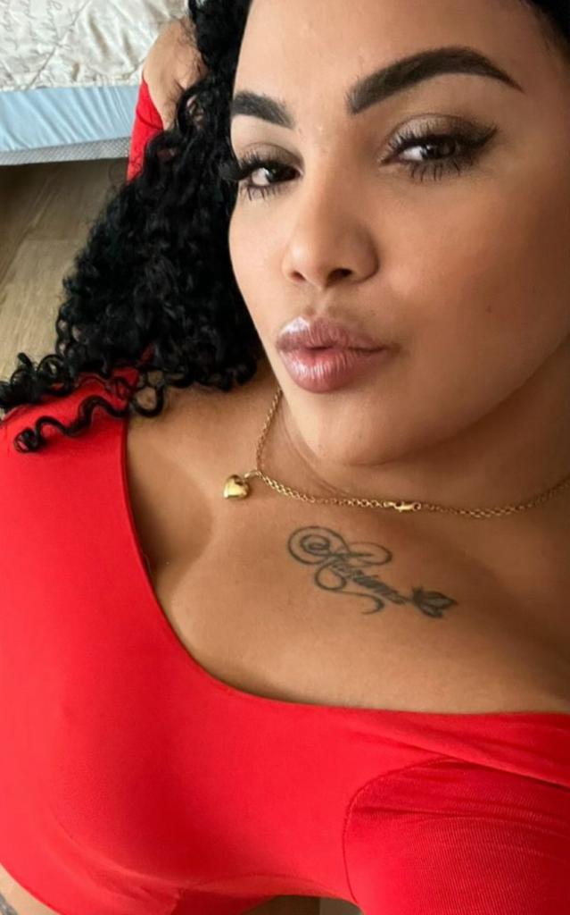 671544530: Chica busca chico en Granada