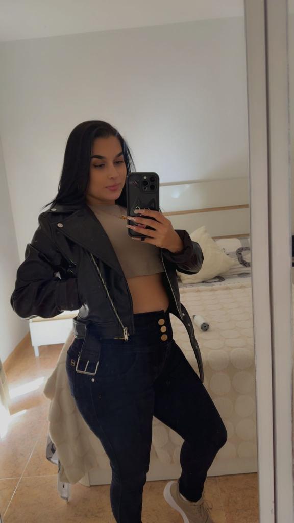 613600437: Chica busca chico en Almería