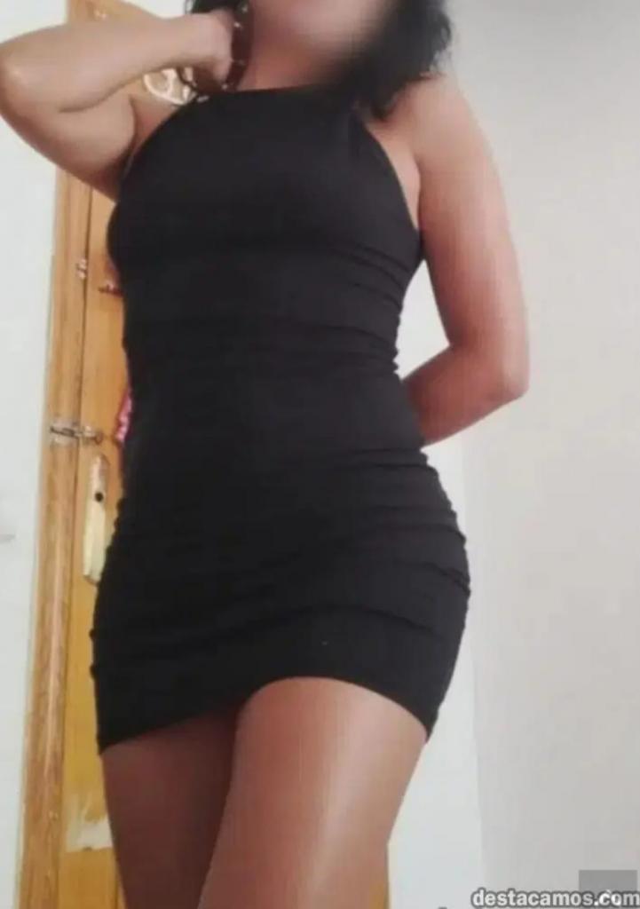 611358094: Chica busca chico en La Coruña