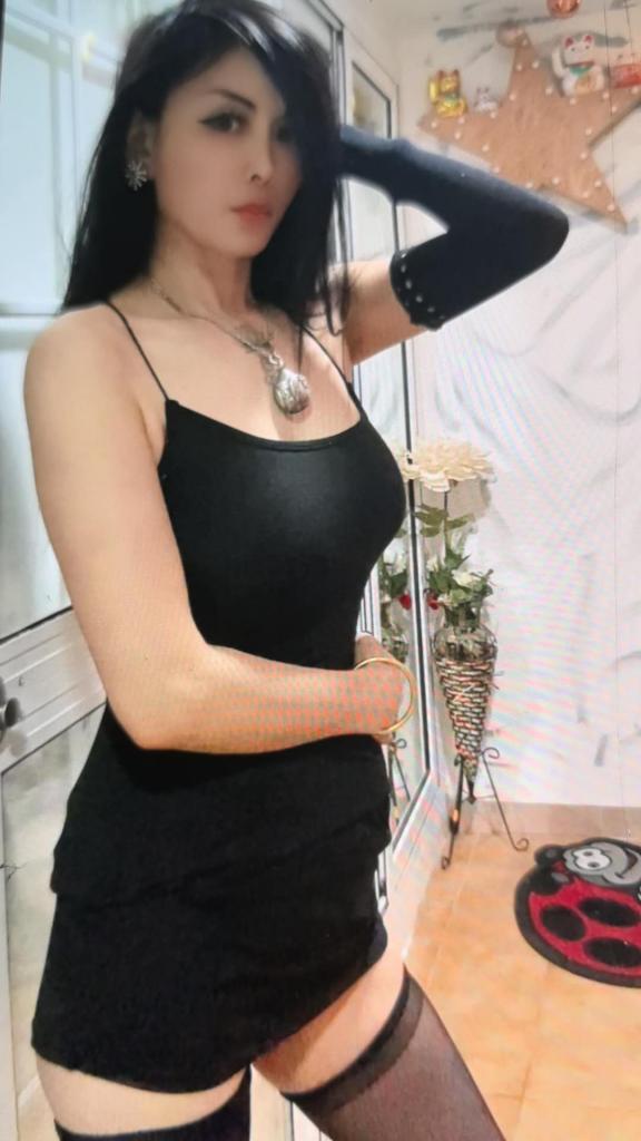 678672247: Chica busca chico en Barcelona