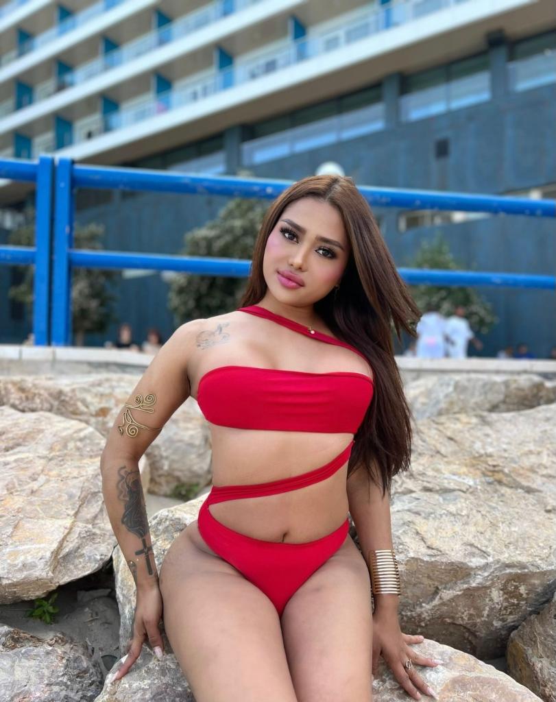 610912784: Transexual en Barcelona