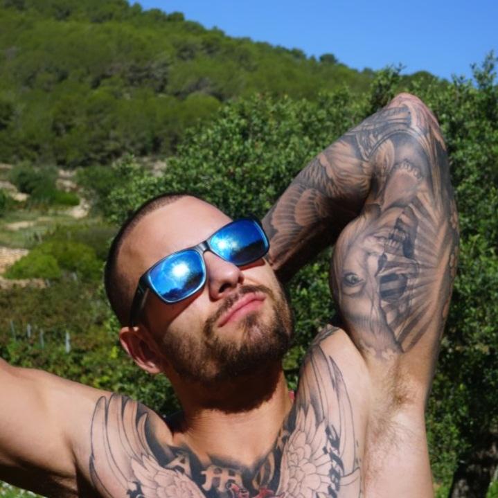 Chico busca chica en Tarragona: 