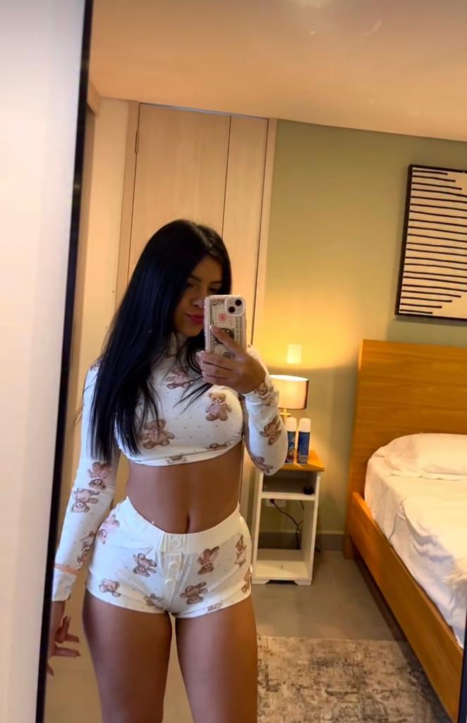 697713315: Chica busca chico en Ávila