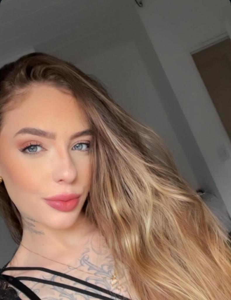 Chica busca chico en Alicante: Chica busca chico