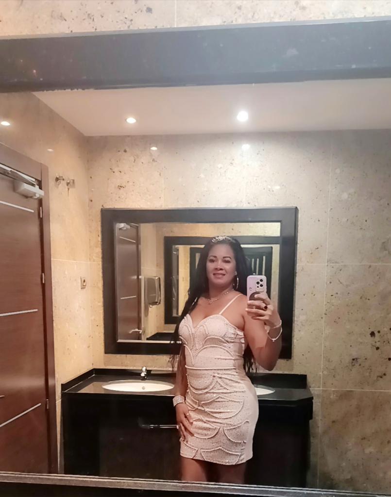 604113086: Chica busca chico en Málaga