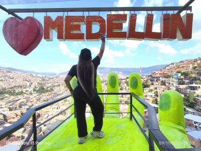 614702696: Chica busca chico en Sevilla