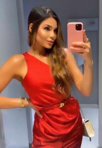 613772903: Chica busca chico en Barcelona