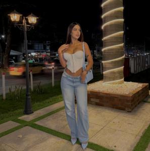 660685737: Chica busca chico en Pontevedra