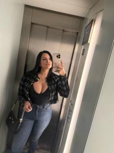 664489169: Chica busca chico en Ceuta