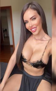 615845930: Chica busca chico en Barcelona