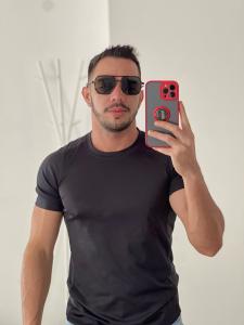 671151433: Chico busca chica en Barcelona