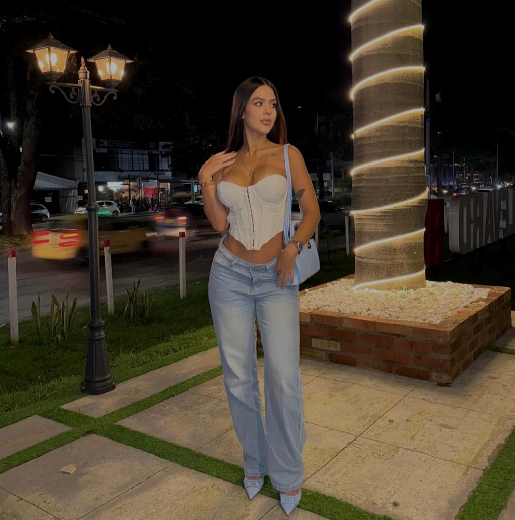 660685737: Chica busca chico en Pontevedra