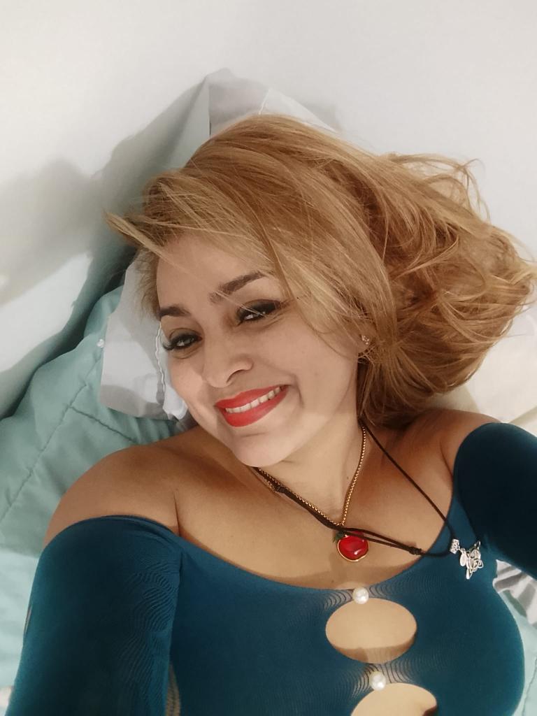 647275214: Chica busca chico en Málaga
