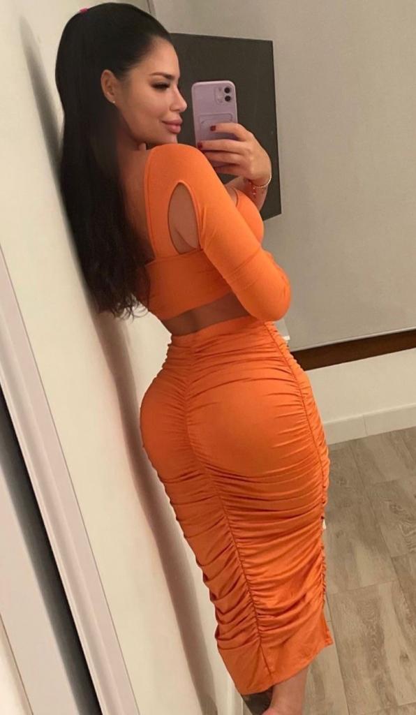 613772903: Chica busca chico en Barcelona