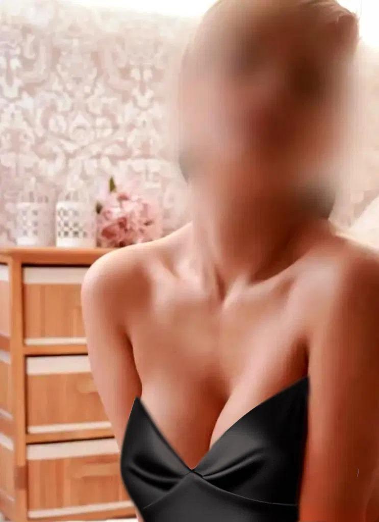 Chica busca chico en La Coruña: 