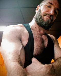 603897404: Chico busca chica en Valladolid