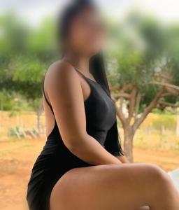 665120378: Chica busca chico en Sevilla