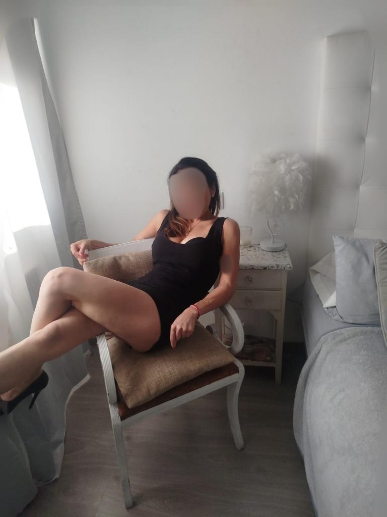 610745371: Chica busca chico en Valladolid
