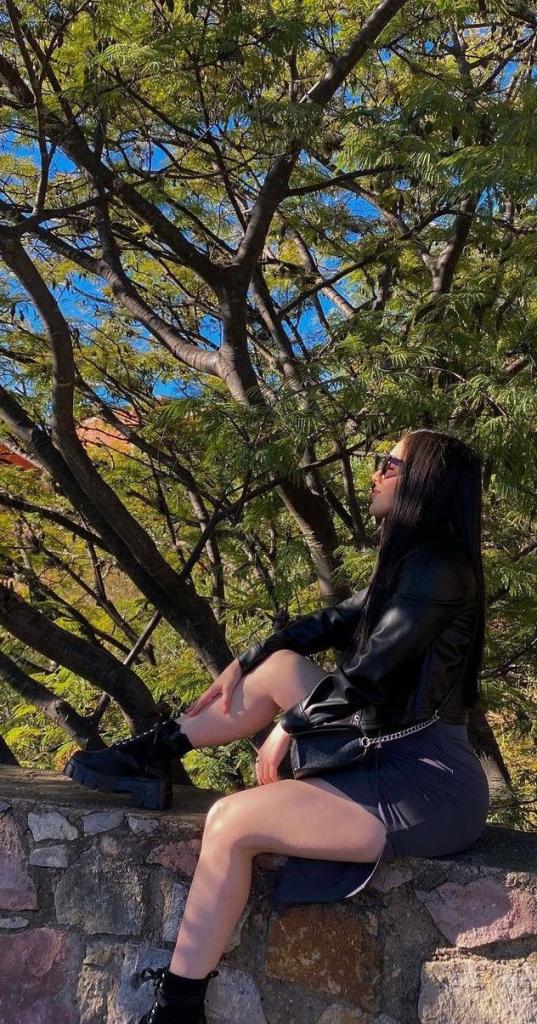 614919455: Chica busca chico en Gerona