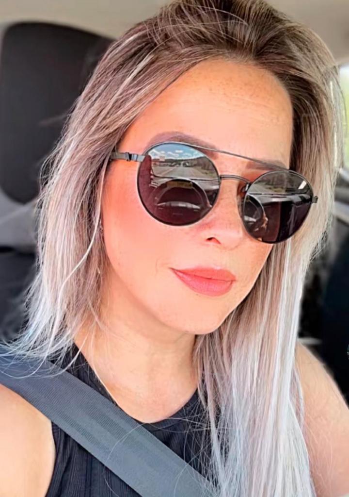 643541030: Chica busca chico en La Coruña