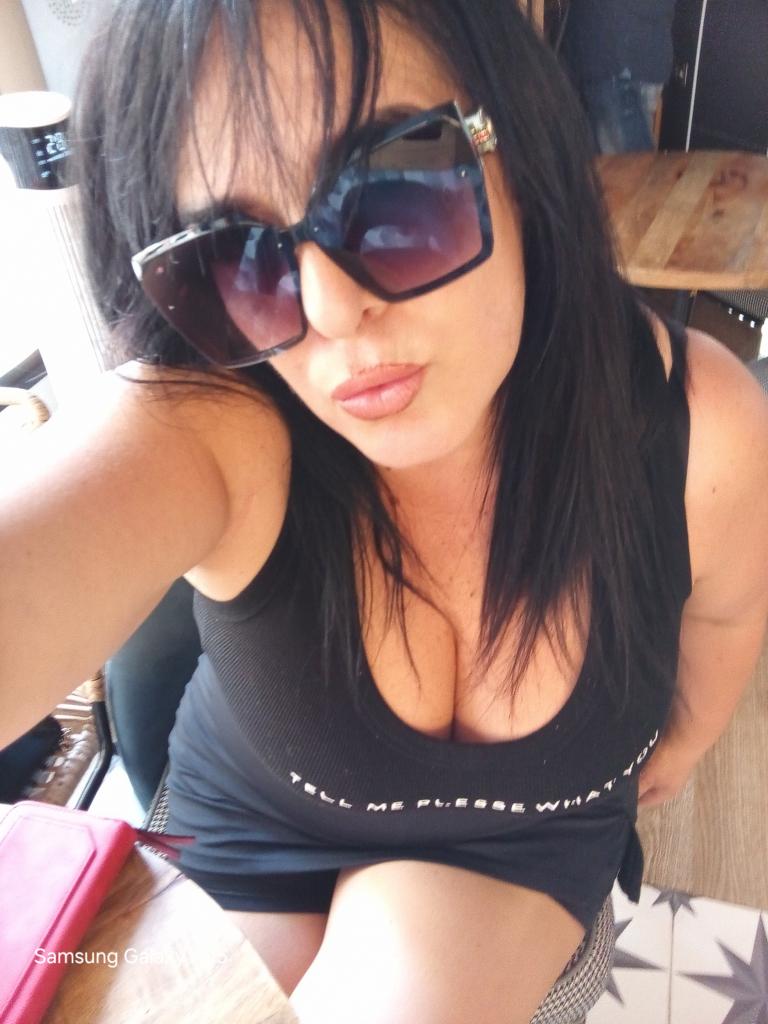 626946499: Chica busca chico en Pontevedra